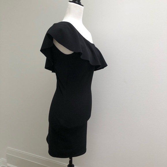 Champagne and Cupcakes - Picture 1 of 7